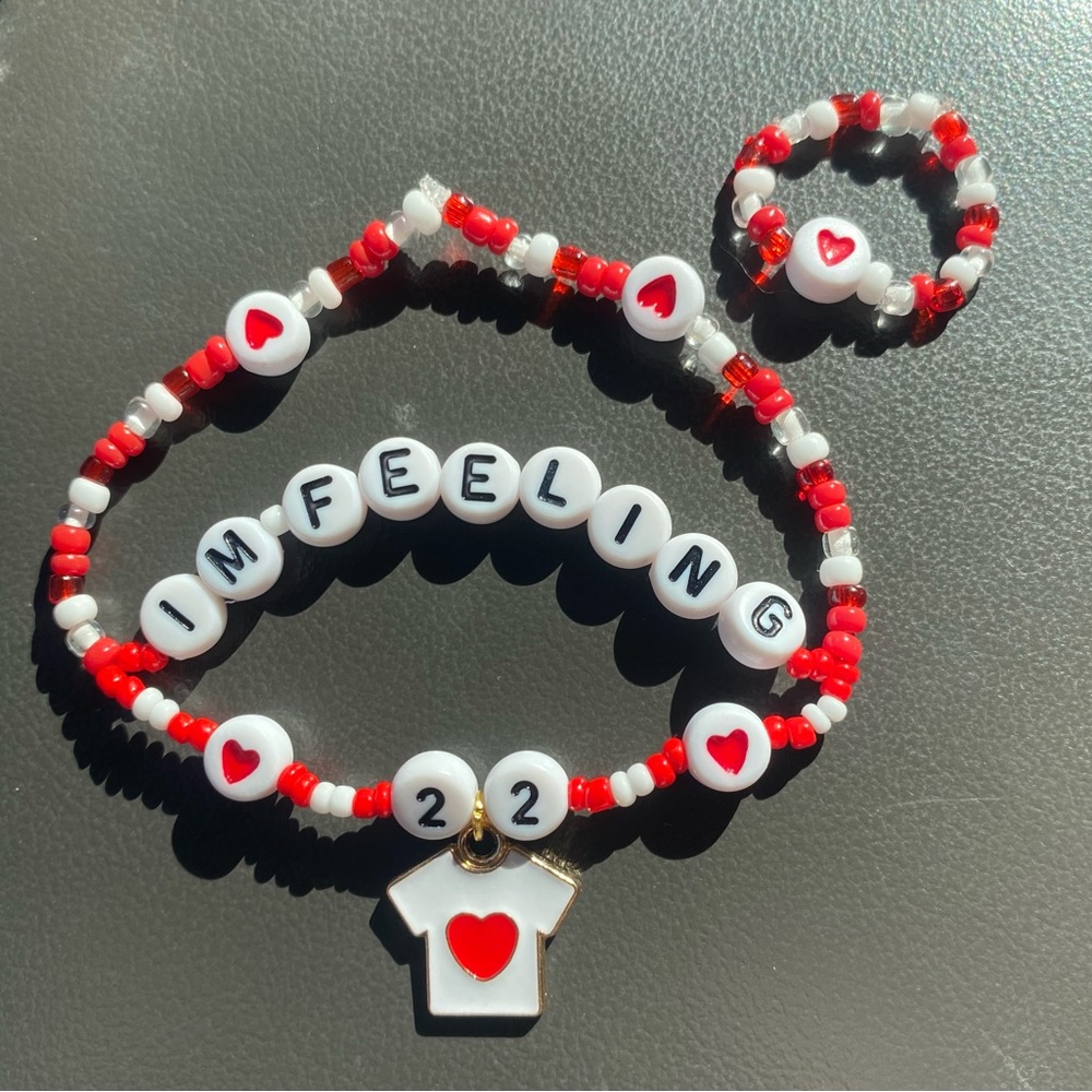 Taylor Swift Friendship Bracelet